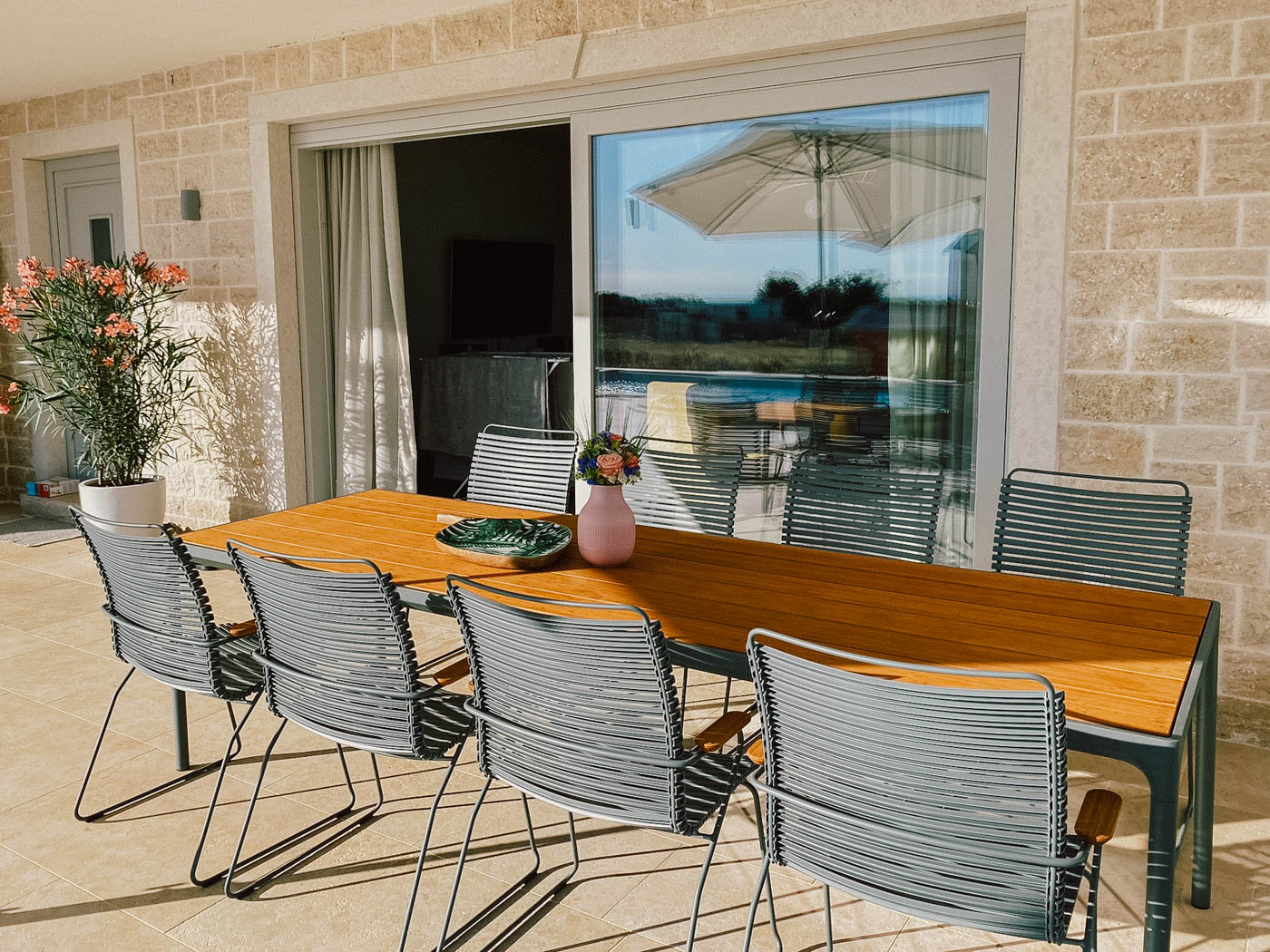 villa-flamingo-istrien-kroatien-yohome-lifestyle-vacation-villa-terrasse-3